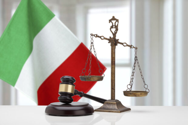 alt="via judicial x via administrativa"
