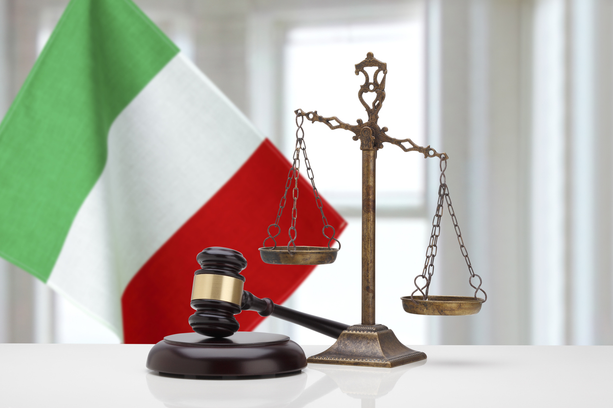 alt="via judicial x via administrativa"