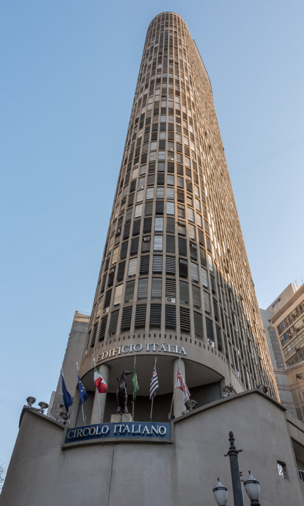 alt="10 lugares italianos em são paulo edifício itália"